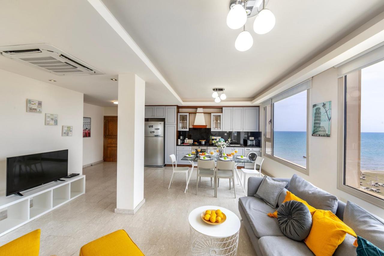 Mackenzie Beachfront Eftyhia Suite Lárnaka Eksteriør bilde