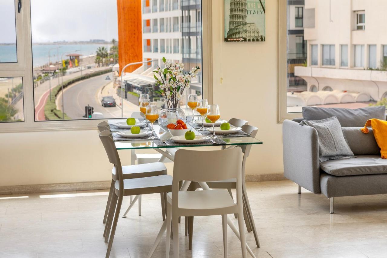 Mackenzie Beachfront Eftyhia Suite Lárnaka Eksteriør bilde