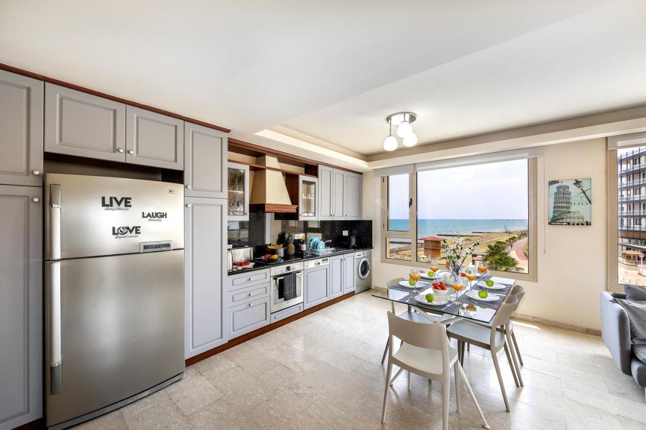 Mackenzie Beachfront Eftyhia Suite Lárnaka Eksteriør bilde