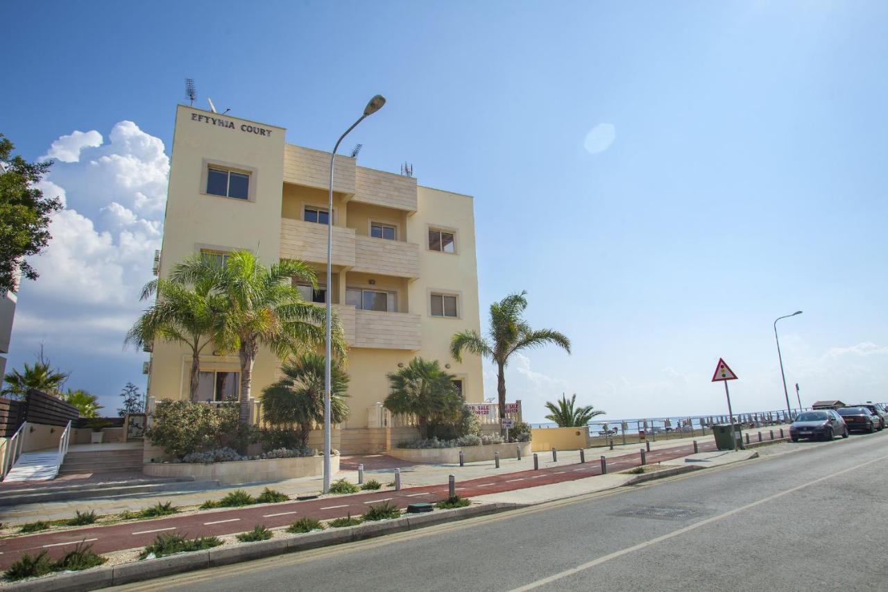 Mackenzie Beachfront Eftyhia Suite Lárnaka Eksteriør bilde
